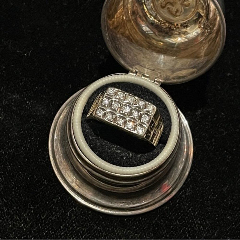 Stunning 14k Solid Gold Diamond Ring - image 2